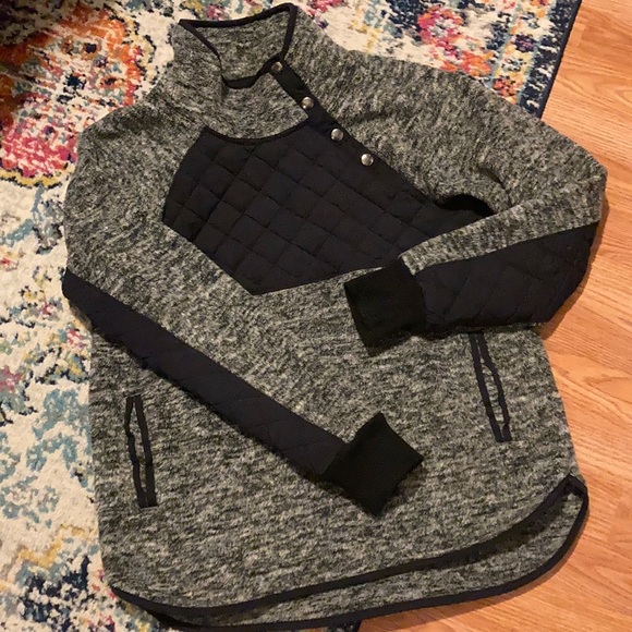 Abercrombie & Fitch Tops - Abercrombie and Fitch fleece pull over